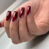 تخفیف ترمیم و کاشت ناخن وپدیکور در سالن رنگین کمان
