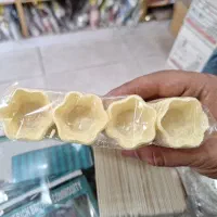 پخش نان حلوا و نان بستنی