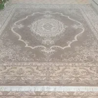 پشتی و فرش