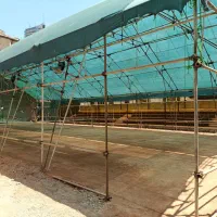 کارگر زمین تنیس