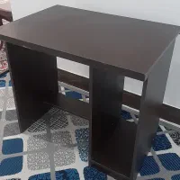 میز تحریر و رایانه در حد نو