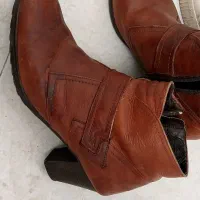 کفش|کیف، کفش، کمربند|اردبیل, |دیوار