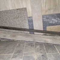 یک عدد کاشی بر