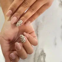 تخفیف ویژه کاشت ناخن ۳۰٪