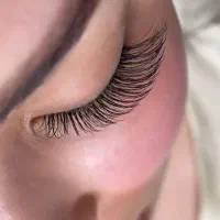 رنگ و لایت تخصصی و خدمات کامل سالن زیبایی آوینا
