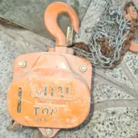 دو عدد تیفور ۱۰ تن و ۱ تن ژاپنی