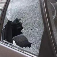 نصب و ترمیم شیشه اتومبیل حرفه ای ایرانی وخارجی