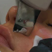 فشیال تخصصی پوست در قم-پاکسازی،آبرسانی و جوانسازی