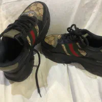 کتانی طرح گوچی Gucci بسیار تمیز ، کم استفاده