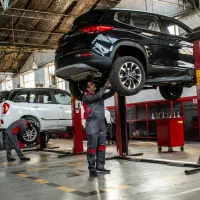 استخدام پذیرشگر نمایندگی مدیران خودرو و فونیکس