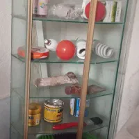 ویترین شیشه ای