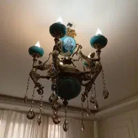 دوعدد شمعدانی فیروزه ای به همراه لوستر شیک