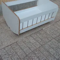 گهواره بچه یا تخت