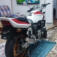 cB1000