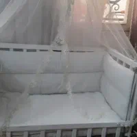 تخت کنار مادر