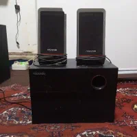 یک دستگاه اسپیکر در حد نو