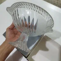 تعدادی ظرف ظروف