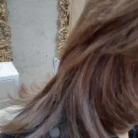 نیروی حرفه‌ای آرایشگر ی نیاز مندم