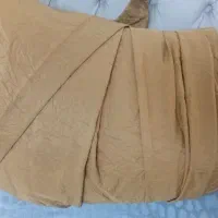 دو عدد پرده با جنسهای متفاوت .
