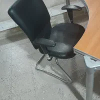 تعدادی صندلی مدیریتی وانتظارومبل اداری