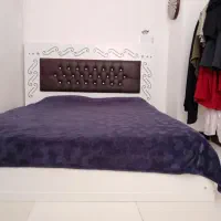 تخت و کمد