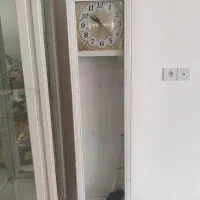 ساعت ایستاده سفید