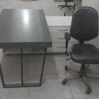 فروش میز اداری با صندلی چرخ‌دار