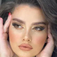 مدل برای میکاپ و شینیون