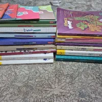 تعدادی کتاب. درسی وجزوه  پایه  10و11و12موجود