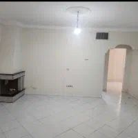 ۸۴ متر/ بسیار نورگیر/ خیابان عزیزی