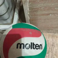 توپ والیبال