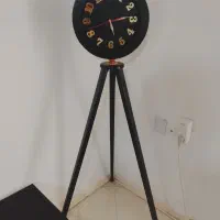 ساعت ایستاده آرام گرد