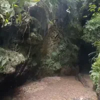 آبشار و غار دئیز