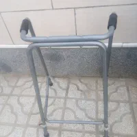 واکر|پزشکی|نیشابور, گنبد سبز|دیوار