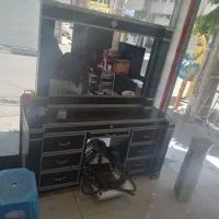 آیینه و کنسول صحیح و سالم