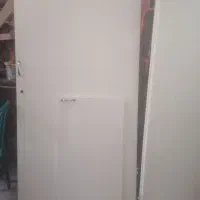 یک جفت در سرویس بهداشتی