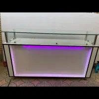 ویترین شیشه ای