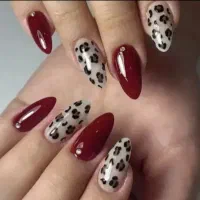 خدمات کاشت ناخن