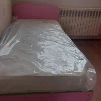 تخت یک نفره با تشک در حد نو