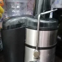 آبمیوه گیری به فروش می‌رسد
