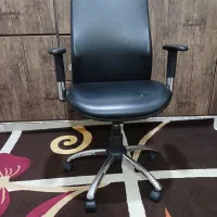 صندلی مدیریتی برند لیو در حد نو