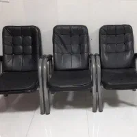 صندلی مشکی در حد نو