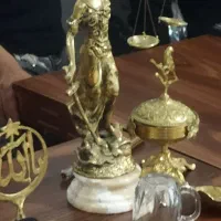 مجسمه برنزی عدالت