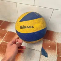 توپ والیبال