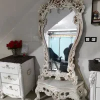 اینه و کنسول و میز سه کشو