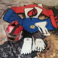 تجهیزات تکواندوسایز ۳براقد۱۶۰تا۱۶۷کمربندآبی نو