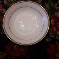 نعلبکی سفید چینی دورطلایی