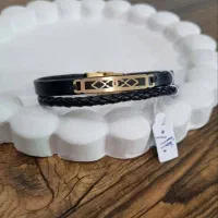 تعدادی دستبند چرم زنانه و مردانه طلا