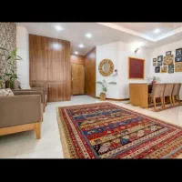 پرستار خانم به همراه اسکان