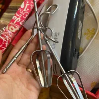 همزن برقی و چاقو